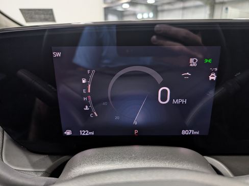 Used 2025 Buick Encore GX Avenir w/ Avenir Technology Package AWD/4WD image 19