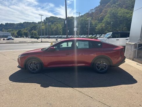 New 2025 Kia K4 LXS image 4