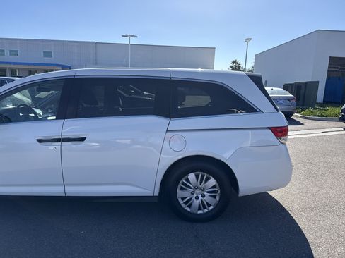 Used 2014 Honda Odyssey LX image 3