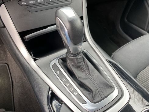 Used 2018 Ford Edge SEL image 33