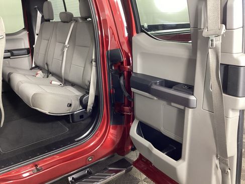 Used 2019 Ford F150 XLT w/ Equipment Group 302A Luxury AWD/4WD image 15