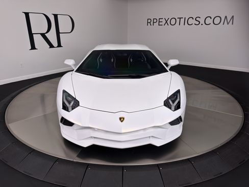 Used 2018 Lamborghini Aventador S AWD/4WD image 5