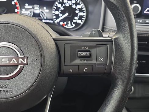 Used 2023 Nissan Rogue S AWD/4WD image 17