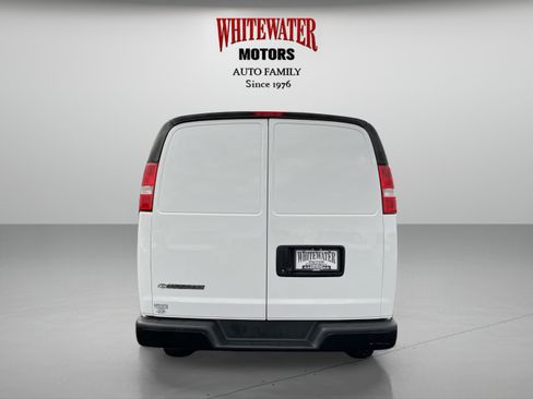 Used 2019 Chevrolet Express 2500 w/ Driver Convenience Package image 4
