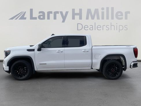 Used 2023 GMC Sierra 1500 Elevation image 3