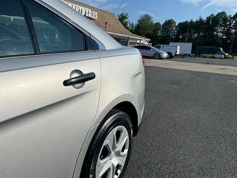 Used 2015 Ford Taurus Police Interceptor AWD image 12