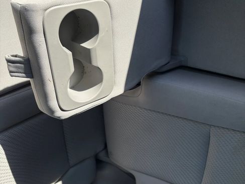 Used 2014 Toyota Highlander LE image 22