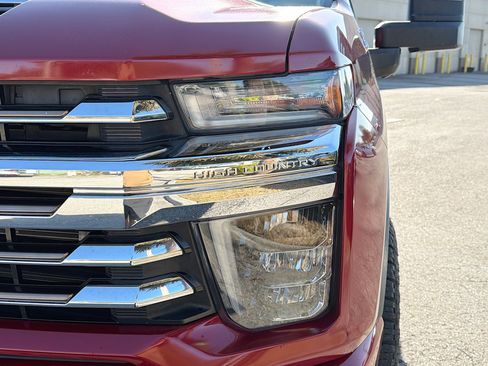 Used 2020 Chevrolet Silverado 2500 High Country w/ Z71 Off-Road Package image 9