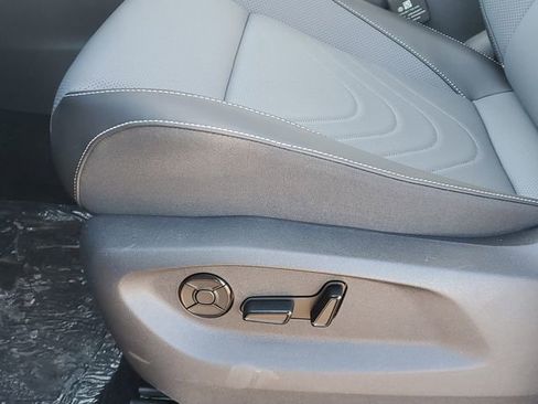 New 2026 Volkswagen Tiguan SE image 13