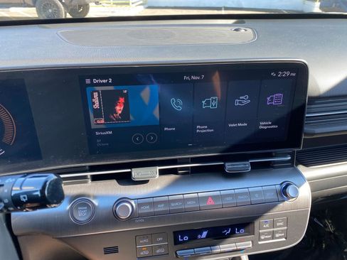 Used 2025 Hyundai Kona SEL image 18