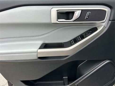 Used 2023 Ford Explorer XLT w/ Equipment Group 202A image 33