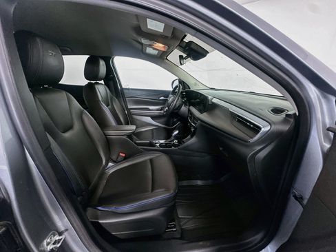 Used 2025 Buick Encore GX Sport Touring w/ Advanced Technology Package FWD image 29