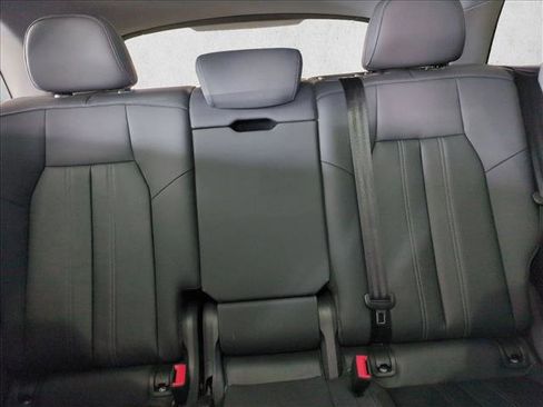 Certified 2025 Audi Q5 Premium Plus w/ Premium Plus image 21