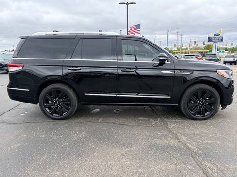 Used 2024 Lincoln Navigator Reserve AWD/4WD image 6