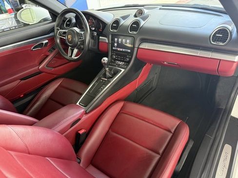 Used 2018 Porsche 718 Cayman image 11