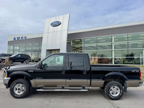 Used 2002 Ford F250 Lariat image 2