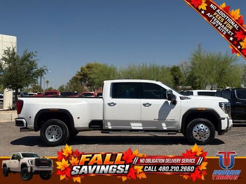Used 2024 GMC Sierra 3500 Denali w/ Denali Reserve Package AWD/4WD image 5