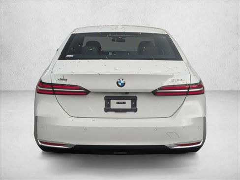 Used 2026 BMW 530i xDrive AWD/4WD image 8