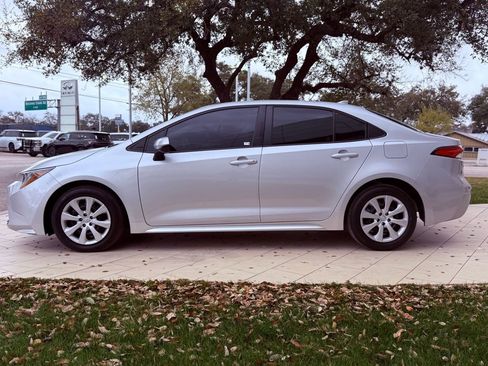 Used 2023 Toyota Corolla LE image 9