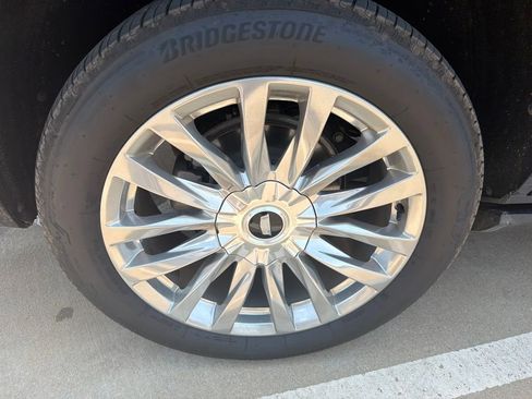 Used 2022 Cadillac Escalade Premium Luxury w/ Performance Package AWD/4WD image 6