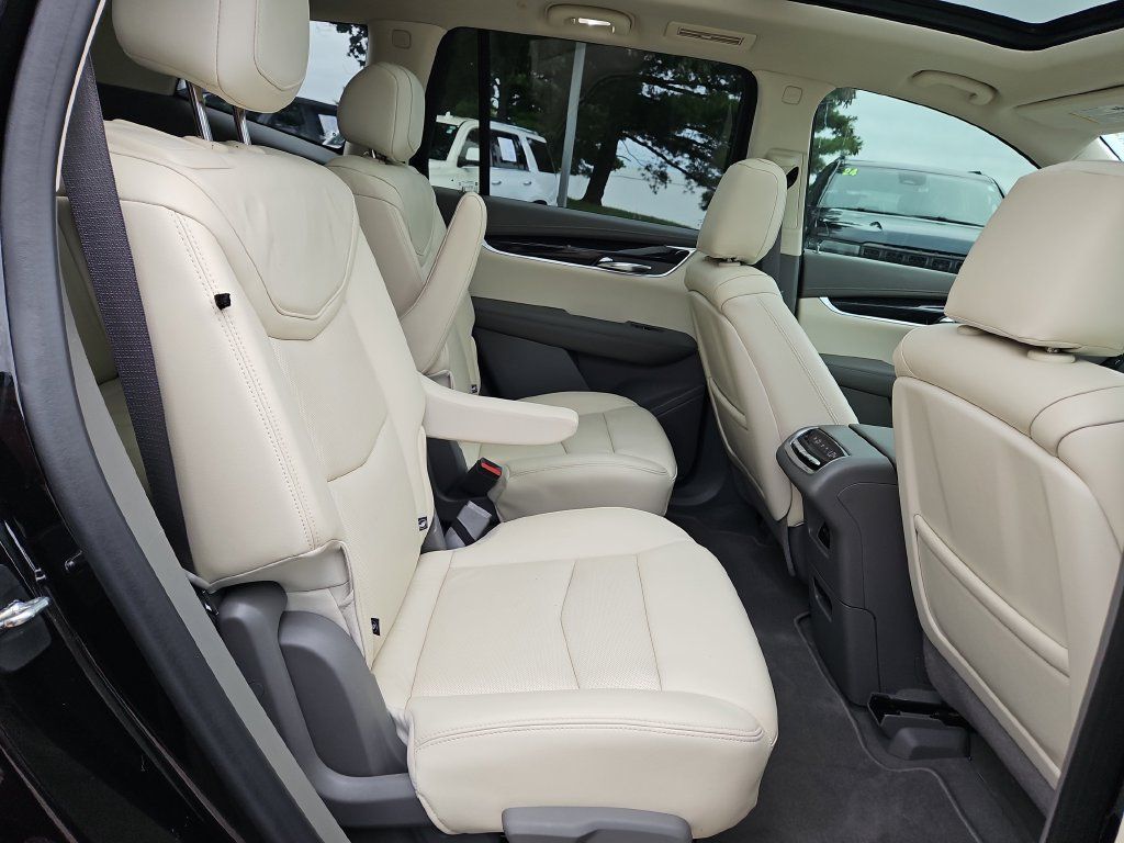 Used 2020 Cadillac XT6 Premium Luxury FWD image 29