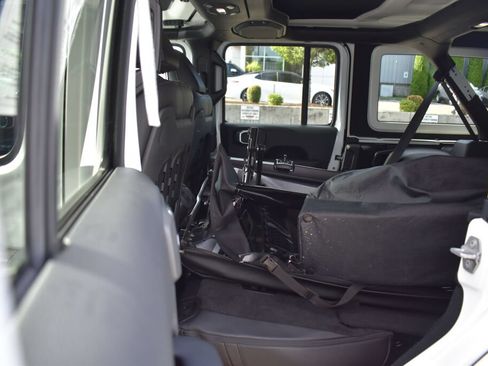 Used 2018 Jeep Wrangler Unlimited Rubicon AWD/4WD image 20