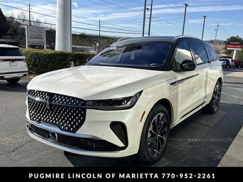 New 2026 Lincoln Nautilus Reserve image 3