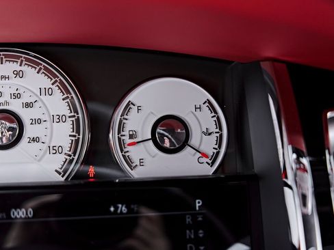 Used 2018 Rolls-Royce Wraith RWD image 62