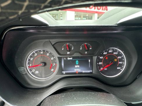 Used 2018 Chevrolet Camaro LT RWD image 8