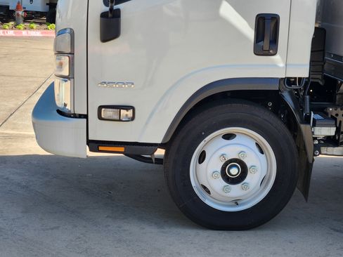 New 2024 Chevrolet Low Cab Forward image 14