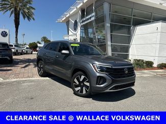 Certified 2024 Volkswagen Atlas Cross Sport SE w/ Panoramic Sunroof Package video 1