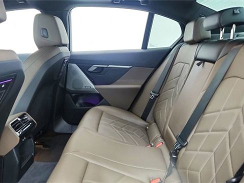 Used 2025 BMW 540i xDrive image 28