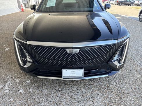 Certified 2024 Cadillac Lyriq Luxury image 32
