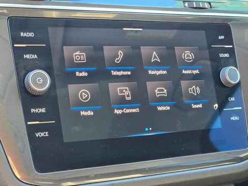Used 2023 Volkswagen Tiguan SE w/ Panoramic Sunroof Package FWD image 20