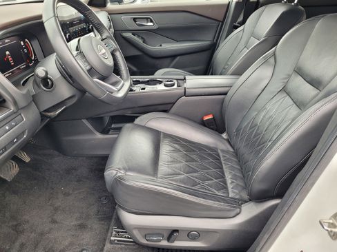 Certified 2023 Nissan Rogue Platinum w/ Platinum Premium Package image 18