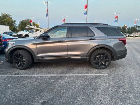 Used 2022 Ford Explorer ST-Line w/ Class IV Trailer Tow Package AWD/4WD image 7