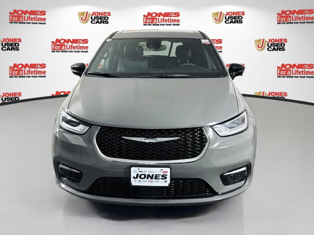 Used 2025 Chrysler Pacifica Select FWD image 13