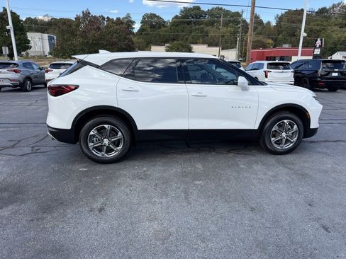 Used 2023 Chevrolet Blazer LT image 8