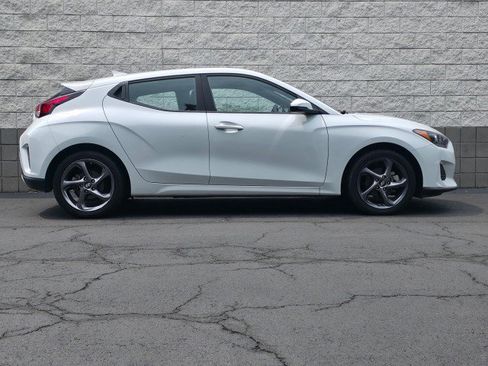 Used 2019 Hyundai Veloster 2.0 FWD image 3