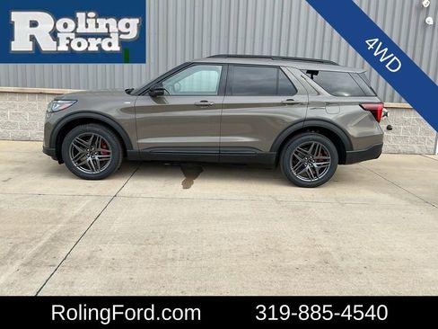 New 2026 Ford Explorer ST-Line w/ ST-Line Street Pack image 2