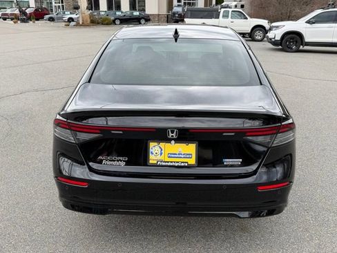 Used 2024 Honda Accord Touring image 6