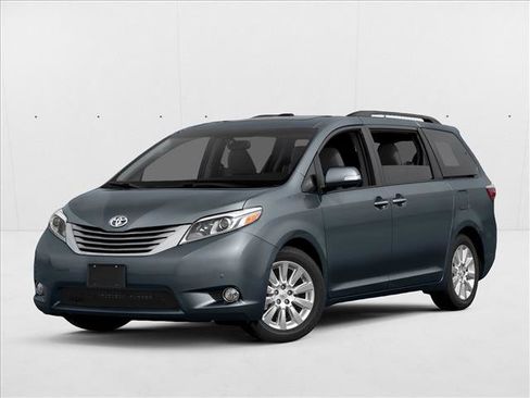 Used 2016 Toyota Sienna XLE image 1