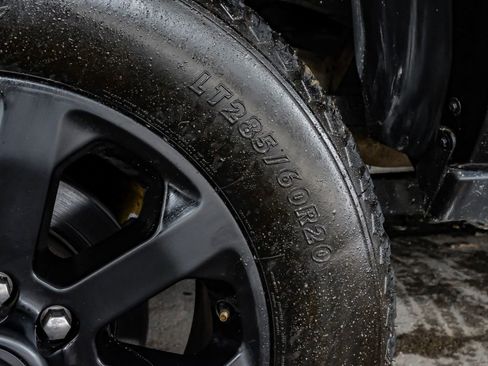 Used 2019 RAM 2500 Laramie w/ Black Appearance Package AWD/4WD image 65