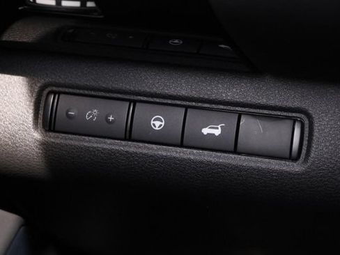 Certified 2025 Nissan Pathfinder SV w/ SV Premium Package FWD image 24
