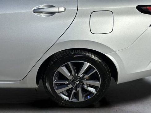 Used 2023 Nissan Versa SV image 33