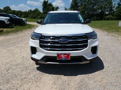 New 2026 Ford Explorer Active AWD/4WD image 8
