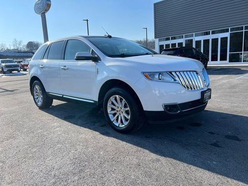 Used 2013 Lincoln MKX FWD image 1
