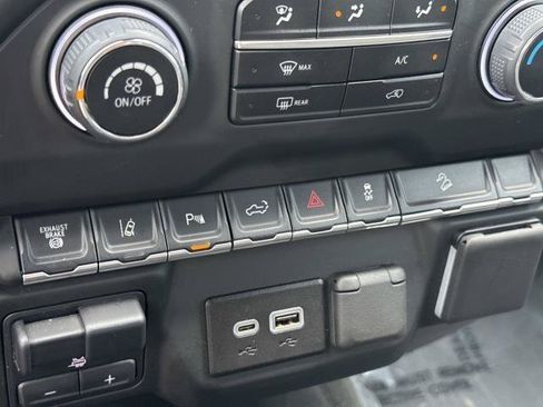 Used 2024 Chevrolet Silverado 2500 Custom w/ Custom Value Package AWD/4WD image 19