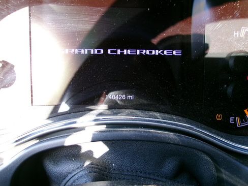 Used 2017 Jeep Grand Cherokee Limited image 13