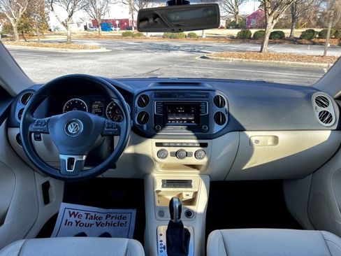 Used 2016 Volkswagen Tiguan S image 29